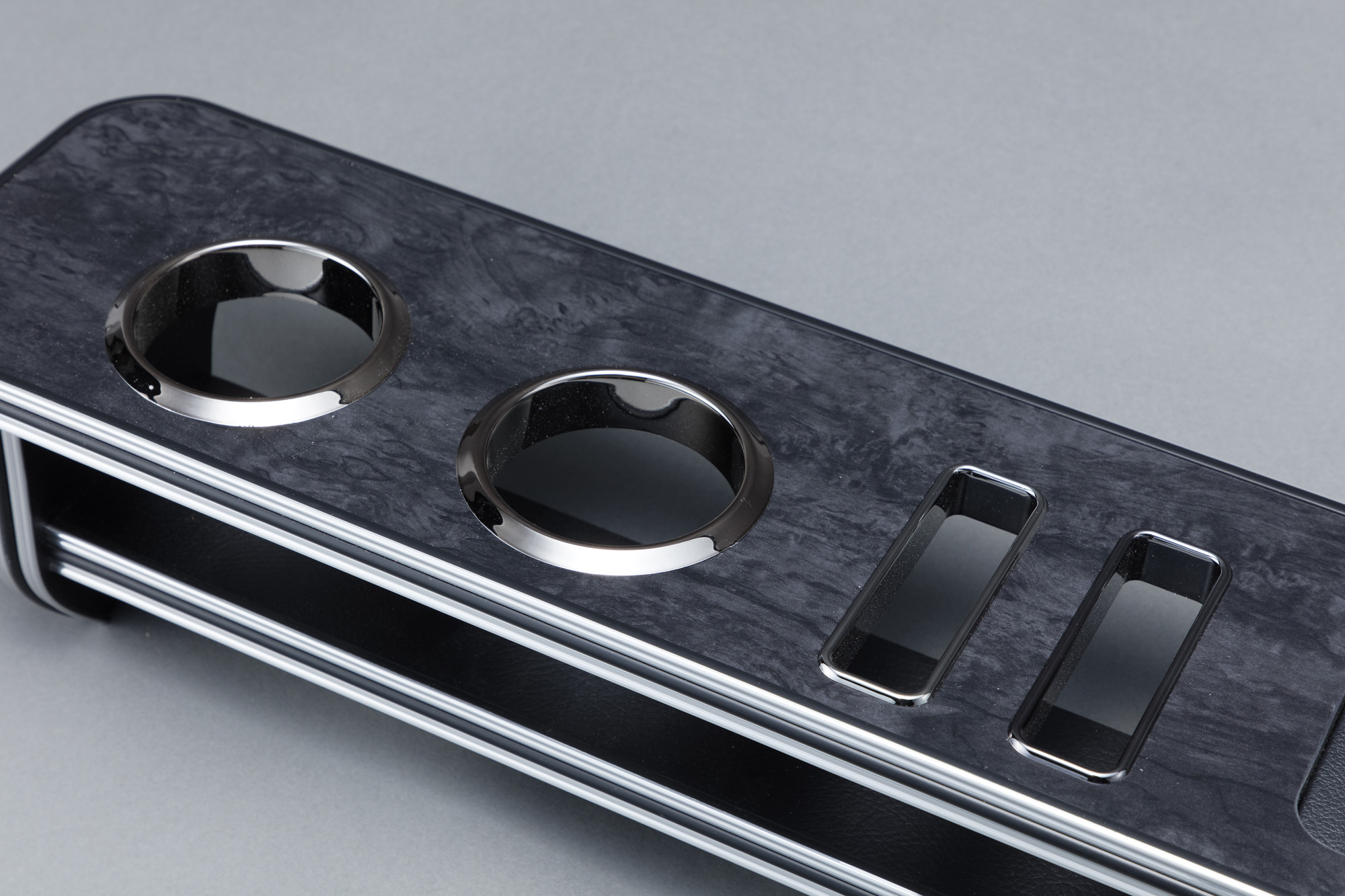 リアサイドテーブル 左側座席用 | HEARTS | ハーツ 公式サイト