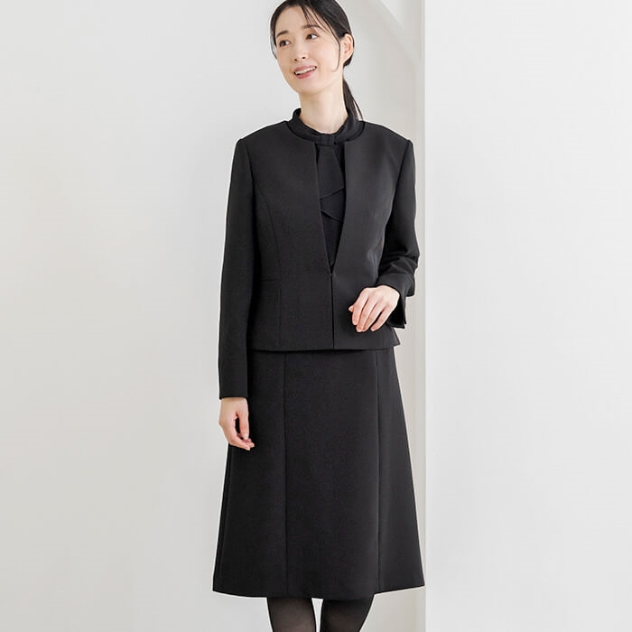 ノーカラージャケットのアンサンブル 13号・ブラック｜東京ソワール