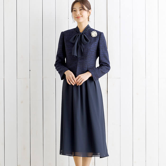 リボンタイ付きワンピのセレモニースーツ 9号・ネイビー｜東京