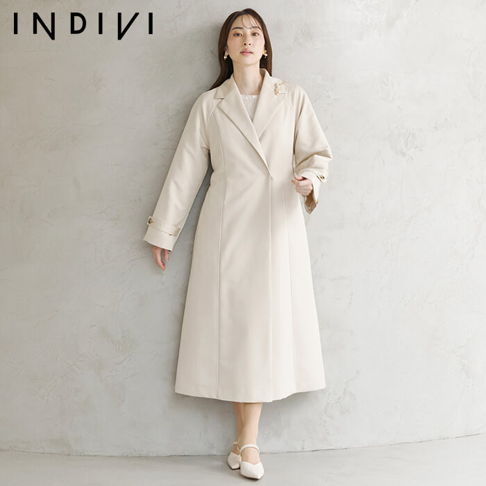 ラグランスリーブのシャンタンコート M・ベージュ｜東京ソワール