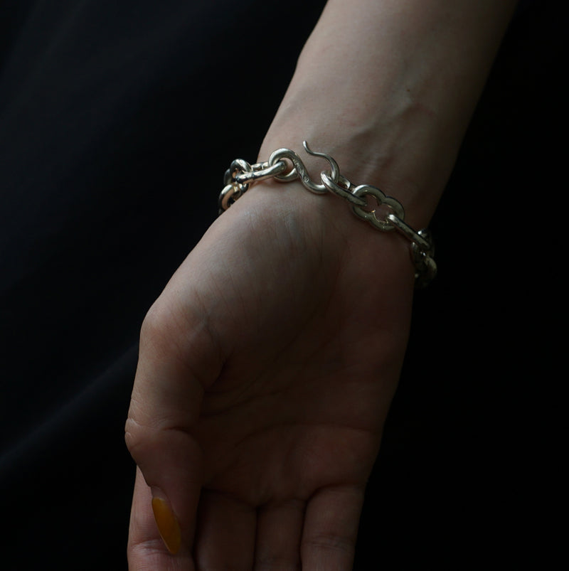GIFTED / IMPLOSION CHAIN BRACELET OVΦ3H – Fuligo / Fuligoshed