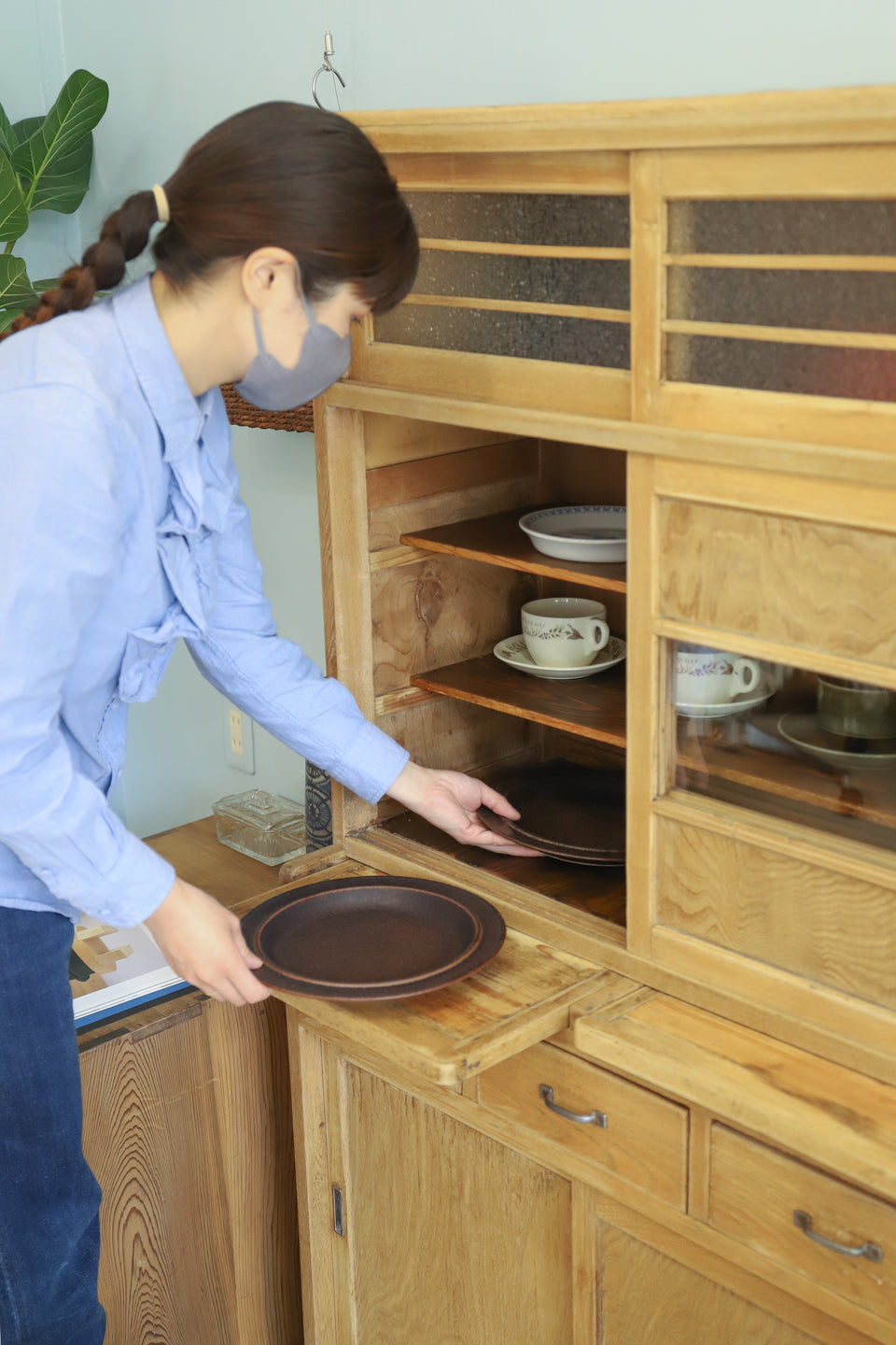 ジャパンヴィンテージ 食器棚 カップボード ガラス戸棚 収納家具