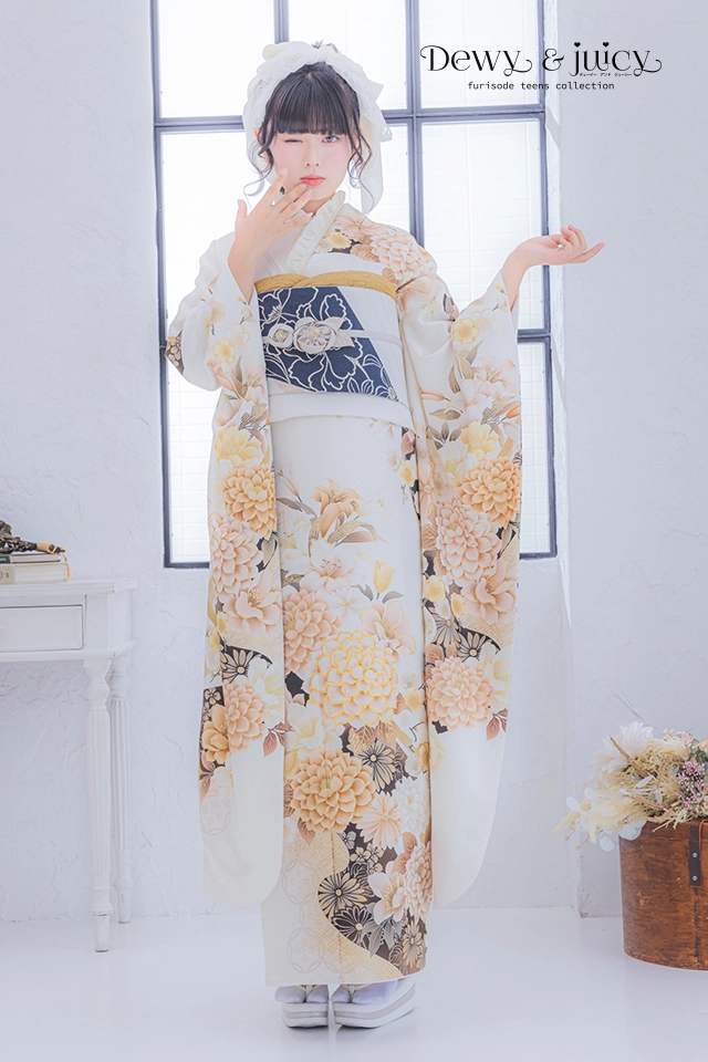 Rainbow 振袖フルセット 身丈172裄65 手描き 白系 成人式 白の条件に